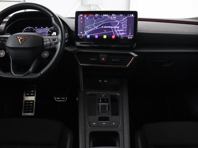 Cupra Formentor 1.4 e-Hybrid VZ | 245pk | Stoelverwarming | Carplay | Camera | Adaptive cruise | Navigatie | Keyless | Memory | Sfeerverlichting | Full LED | 19'' | PHEV | Plug In