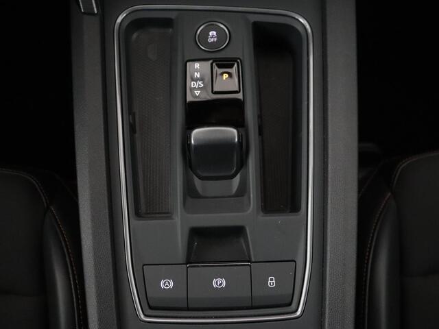 Cupra Formentor 1.4 e-Hybrid VZ | 245pk | Stoelverwarming | Carplay | Camera | Adaptive cruise | Navigatie | Keyless | Memory | Sfeerverlichting | Full LED | 19'' | PHEV | Plug In