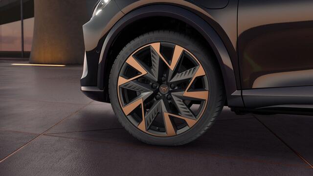 Cupra Formentor 1.5 TSI e-Hybrid 204 6DSG Business | Achteruitrijcamera | Digitaal instrumentenpaneel (Virtual Cockpit) | Draadloze Apple CarPlay(TM), Android Auto(TM)