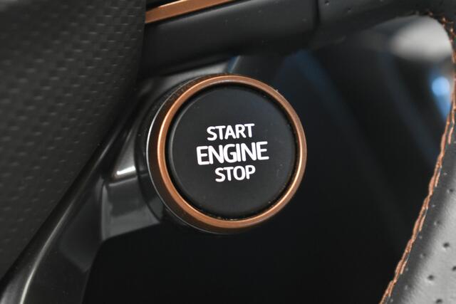 Cupra Formentor 1.4 e-Hybrid VZ PHEV 245Pk Cupraknop EL aKlep MemSeats Winterpack Virtual Performance