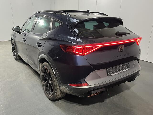 Cupra Formentor 1.4 e-Hybrid VZ Black Edition / AUTOMAAT/ PANO/ LEER/ KEYLESS/ ELEKTR. STOEL/ PARK. SENSOREN + CAMERA/ FULL LINK/ CLIMA/ RIJ-MODI/ STOEL + STUUR VERWARM./ 19'' LMV