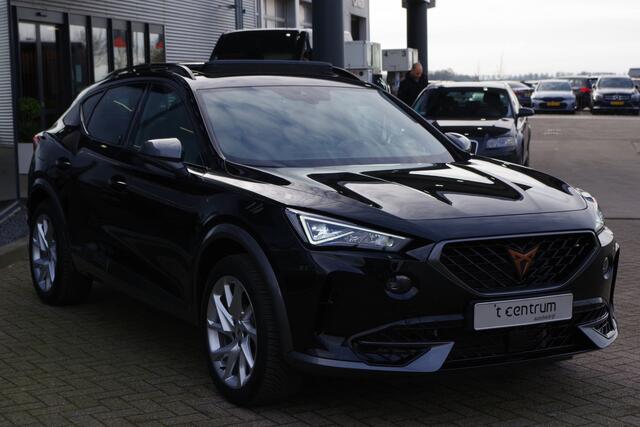 Cupra Formentor 1.4 e-Hybrid 204 PK Performance PHEV, Panoramadak, Winterpakket, Camera, Carplay