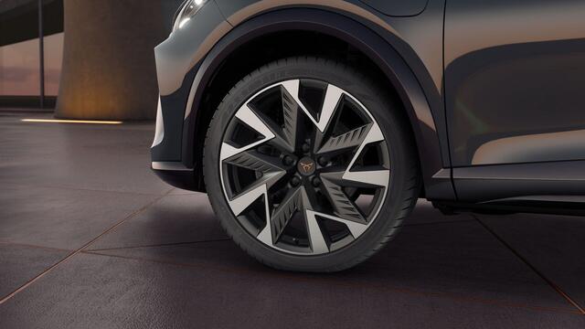 Cupra Formentor 1.5 TSI e-Hybrid 204 6DSG Business | Achteruitrijcamera | Digitaal instrumentenpaneel (Virtual Cockpit) | Draadloze Apple CarPlay(TM), Android Auto(TM)