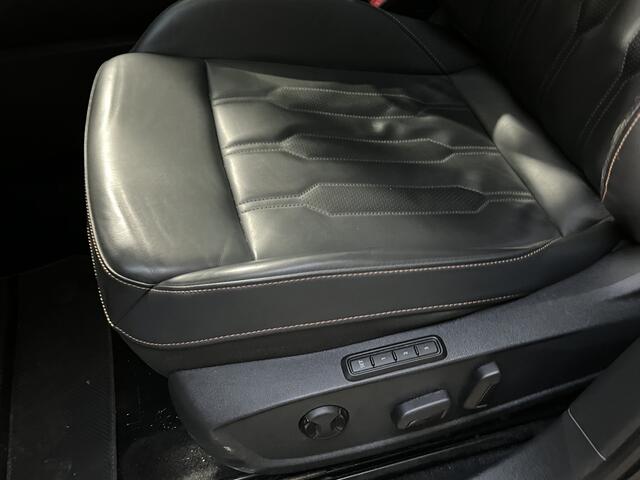 Cupra Formentor 1.4 e-Hybrid VZ Black Edition / 245 PK/ AUTOMAAT/ EXCUSIEVE LAK/ PANO/ LEDER/ MEMORY SEAT/ STOEL + STUUR VERWARM./ CAMERA/ KEYLESS/ RIJ-MODI/ NAVI/ FULL LINK/ 19'' LMV