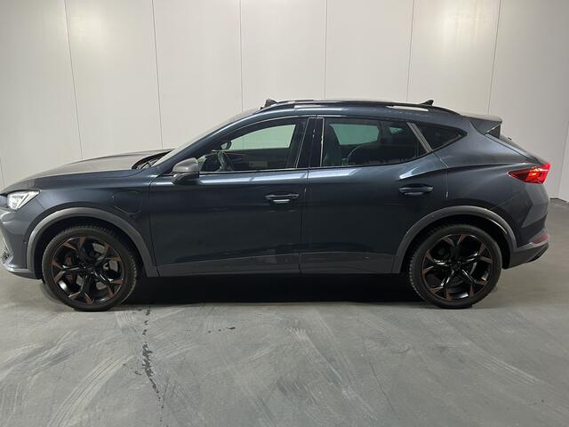 Cupra Formentor 1.4 e-Hybrid VZ Black Edition / 245 PK/ PANO/ MEMORY SEAT/ LEDER/ KEYLESS/ STUUR + STOEL VERWARM./ PARK. SENSOREN + CAMERA/ DODE HOEK/ RIJ-MODI/ NAVI/ FULL-LINK/ 19''LMV