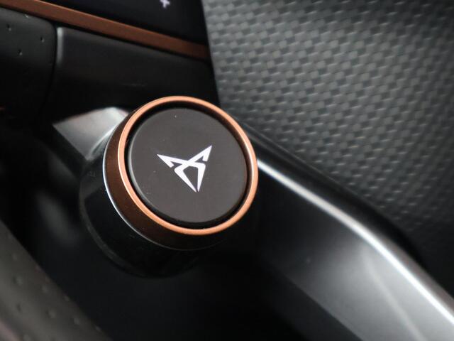 Cupra Formentor 1.4 e-Hybrid VZ Performance | 245 PK | SoH 94% | Trekhaak wegklapbaar | Panoramadak | Verwarmde voorstoelen / voorruit | Virtual pedal |