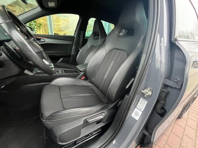 Cupra Formentor 1.4 e-Hybrid 245pk DSG Performance / Supersport Stuur / LED / Elek. Zwenkbare Trekhaak / Elek Achterklep Met Virtual Pedal / Camera / Stuur & Stoelverwarming / 19" LMV