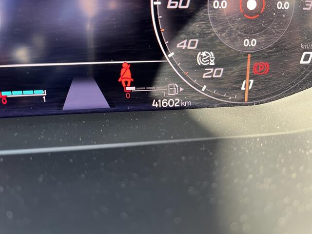 Cupra Formentor 1.4 e-Hybrid VZ Performance / AUTOMAAT/ PANO/ LEER/ DCC/ MEMORY SEAT/ PARK.SENSOR.V+A/ CAMERA/ DODE HOEK/ KEYLESS/ STUUR+STOEL VERWARM./ ACC/ FULL LINK/ NAVI/ DAB/ CLIMA/ DIGITAL DASH/ LED/ ISOFIX/ 19'' LMV