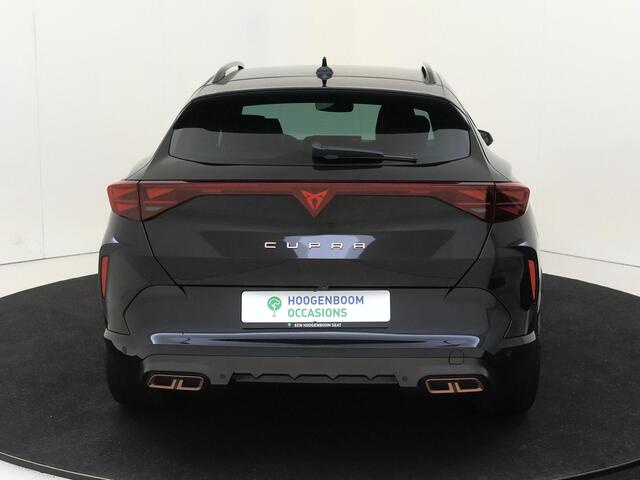 Cupra Formentor 1.5 TSI e-Hybrid Business | Achteruitrijcamera | 3-zone airco | Keyless | Voorverwarming installatie | Stoel- en stuurwielverwarming | Adaptieve cruise control | CarPlay |
