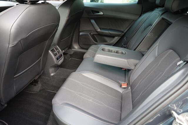 Cupra Formentor 1.5 TSI Business Edition CAMERA SFEERVERLICHTING CARPLAY STUUR+STOELVERW. DAB 2xPDC NAVI CLIMA ELEK.ACHTERKLEP 18"LMV