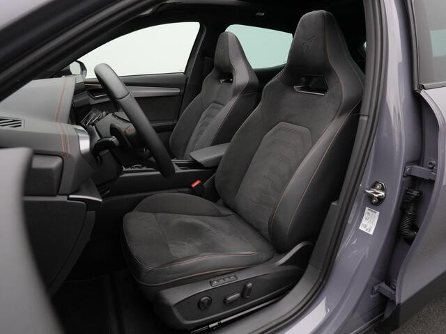 Cupra Formentor 1.4 e-Hybrid 245 pk DSG VZ Tribe Edition | Panoramadak | Trekhaak | Leder/alcantara | Beats | Matrix LED | Geheugenstoel | Rondomzicht camera | Adaptief sportonderstel