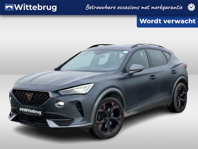 Cupra Formentor 1.4 e-Hybrid 245pk DSG VZ Performance / Matte Lak / Panorama dak / SupersportStuur / Stuur & Stoelverwarming / Zwenkbare trekhaak / Elek Achterklep / LED koplampen / Camera / 19'' LMV