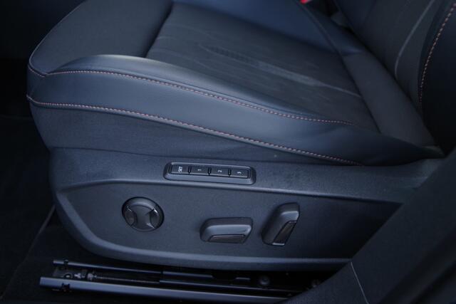 Cupra Formentor 1.4 e-Hybrid 204 PK Performance PHEV, Panoramadak, Trekhaak, Memory, Winterpakket