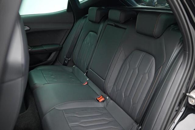 Cupra Formentor 1.4 e-Hybrid VZ Copper Edition |Pano|Buttons|360|Memory|Dodehoek|Ambient|