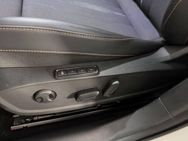 Cupra Formentor 1.4 e-Hybrid Performance / AUTOMAAT/ PANO/ MEMORY SEAT/ STUUR+STOELVERWARM./ PARK.SENSOR.V+A/ CAMERA/ FULL LINK/ ACC/ DODEHOEK/ KEYLESS/ NAVI/ DAB/ CLIMA/ RIJ-MODI/ LED/ ISOFIX