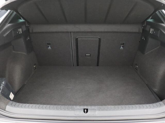 Cupra Formentor 1.4 e-Hybrid VZ Performance 245PK DSG SOH 99%, Pano-Schuifdak, Trekhaak, Supersportstuur, Leder, Memorystoel, 19" LM Velgen, Stoel-Stuurverwarming, 360gr. Camera