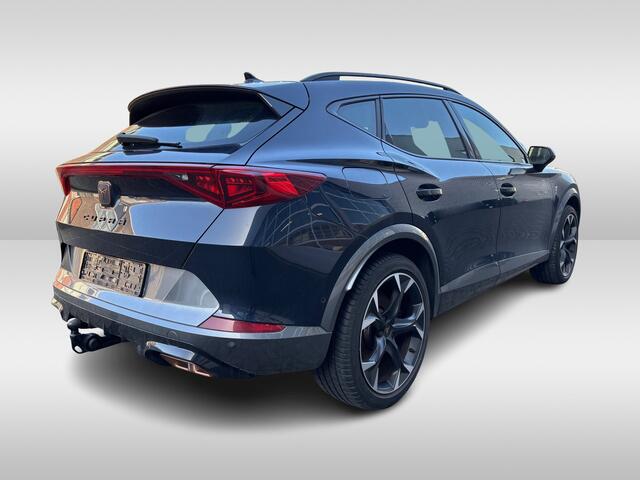 Cupra Formentor 1.4 e-Hybrid 245pk Performance DSG Automaat Panoramadak / Navigatie / 360 Camera / Virtual Cockpit / Trekhaak / Parkeersensoren achter & voor en automatische inparkeerhulp