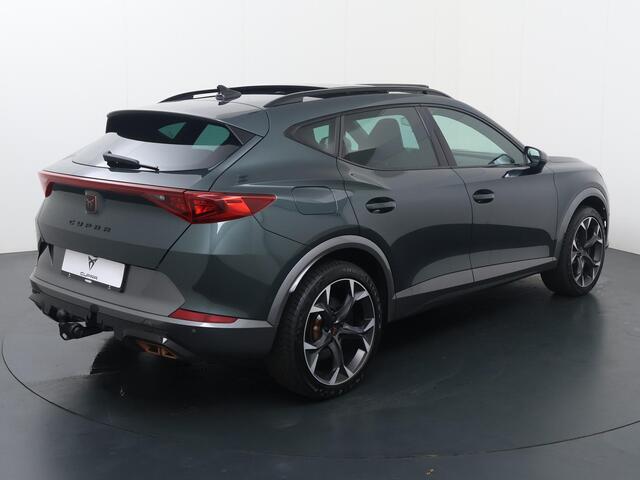 Cupra Formentor 1.4 e-Hybrid VZ Performance | 245 PK | SoH 94% | Trekhaak wegklapbaar | Panoramadak | Verwarmde voorstoelen / voorruit | Virtual pedal |