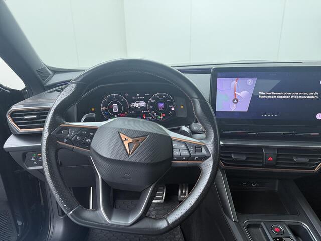 Cupra Formentor 1.4 e-Hybrid VZ Performance | 245 PK | SoH 89% | Trekhaak wegklapbaar | 360 graden camera top view | Navigatiesysteem | Dodehoek detectie | 19" LM velgen |