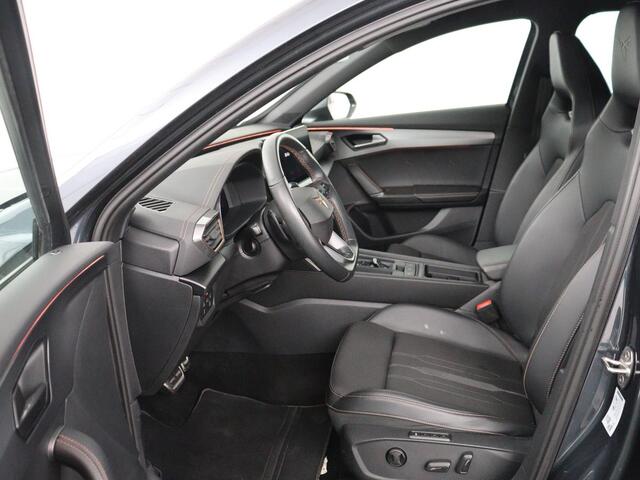 Cupra Formentor 1.4 eHybrid VZ | 245pk | Trekhaak | Stoelverwarming | Adaptive cruise | Carplay | Navigatie | Sfeerverlichting | Keyless | Half leder | Camera | Stuurverwarming | PHEV | Plug In