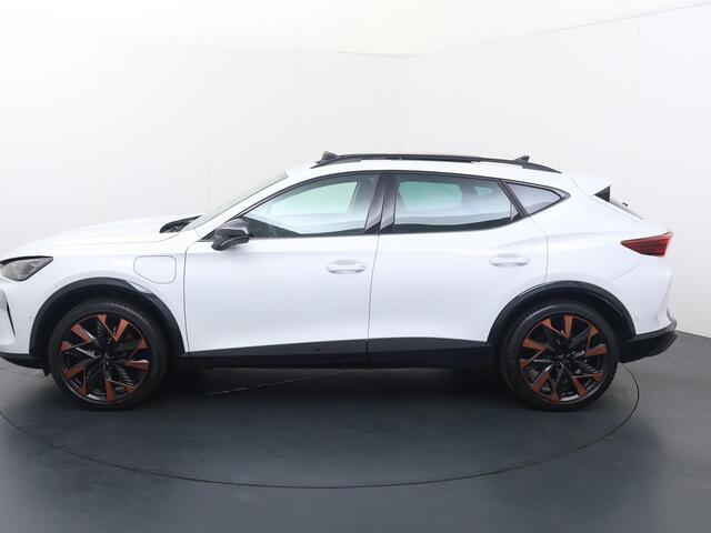 Cupra Formentor 1.5 TSI e-Hybrid VZ Extreme | 272 PK | SoH 100% | Panoramadak | 360 graden camera |Sennheiser geluidssysteem | Adaptive cruise control | Matrix LED koplampen |