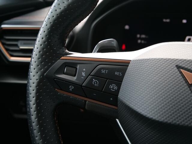 Cupra Formentor 1.4 e-Hybrid VZ Performance LED / 19 Inch / Navigatie / Camera