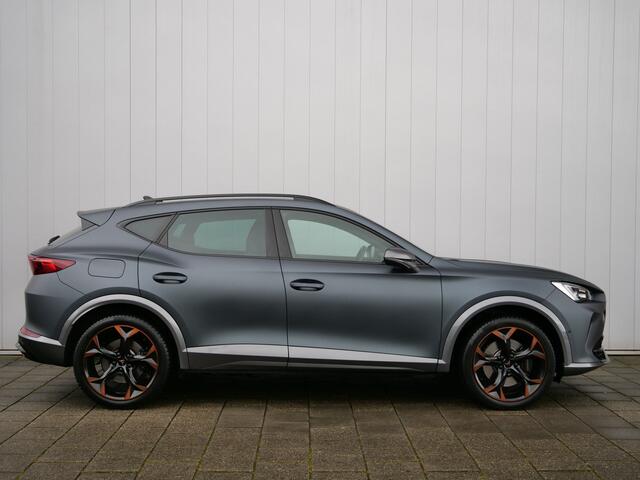 Cupra Formentor 1.4 e-Hybrid VZ Performance LED / 19 Inch / Navigatie / Camera