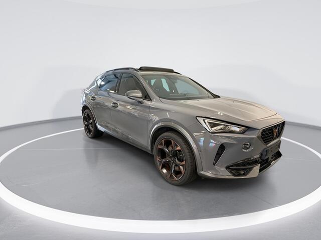 Cupra Formentor 1.4 e-Hybrid 245pk DSG VZ Performance · Panoramadak · Camera · Lederen Bekleding · Keyless · Stuur- & Stoelverwarming · Elek. Stoel + Geheugen · ACC · Garantie t/m 15-12-2027 of 80.000km