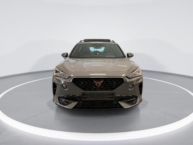 Cupra Formentor 1.4 e-Hybrid 245pk DSG VZ Performance · Panoramadak · Camera · Lederen Bekleding · Keyless · Stuur- & Stoelverwarming · Elek. Stoel + Geheugen · ACC · Garantie t/m 15-12-2027 of 80.000km