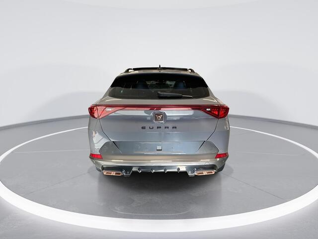 Cupra Formentor 1.4 e-Hybrid 245pk DSG VZ Performance · Panoramadak · Camera · Lederen Bekleding · Keyless · Stuur- & Stoelverwarming · Elek. Stoel + Geheugen · ACC · Garantie t/m 15-12-2027 of 80.000km