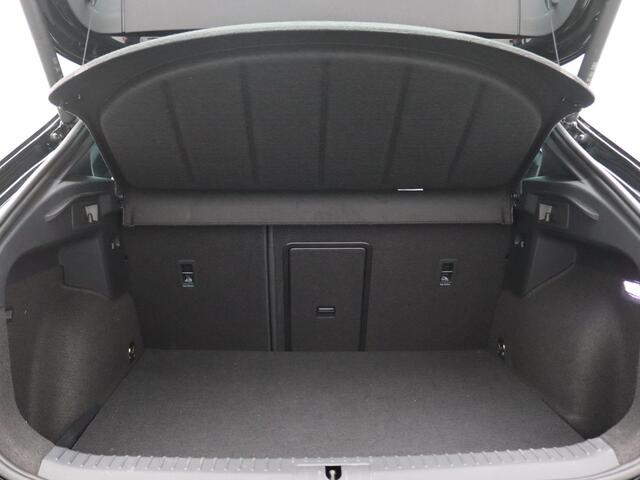 Cupra Formentor 1.5 TSI e-Hybrid Business 204PK DSG Pano-Schuifdak, Trekhaak, 18" LM Velgen, 360gr. Camera, Elektr. Achterklep, Keyless, Side Assist