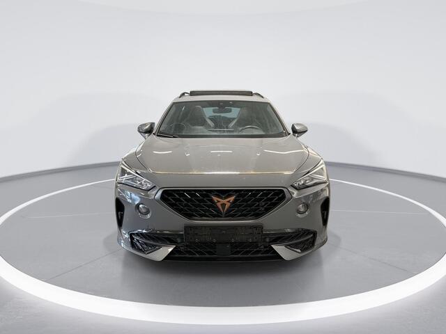 Cupra Formentor 1.4 TSI e-Hybrid 245pk VZ Performance Limited · Panoramadak · Trekhaak · Camera · Keyless · Stuur- & Stoelverwarming · Elek. Bestuurdersstoel + Geheugen · ACC · Garantie t/m 28-11-2027 of 80.000km