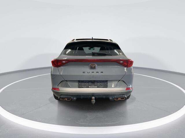 Cupra Formentor 1.4 TSI e-Hybrid 245pk VZ Performance Limited · Panoramadak · Trekhaak · Camera · Keyless · Stuur- & Stoelverwarming · Elek. Bestuurdersstoel + Geheugen · ACC · Garantie t/m 28-11-2027 of 80.000km