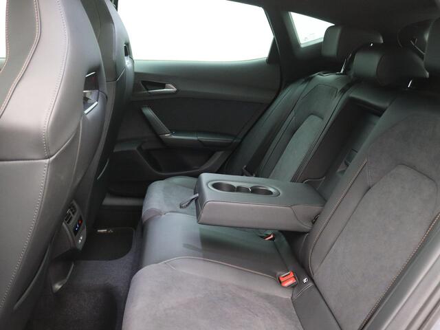 Cupra Formentor 1.5 TSI e-Hybrid VZ Performance 272PK DSG Pano-Schuifdak, Trekhaak, 19" LM Velgen, Sennheiser Audio, 360gr. Camera, Memorystoel, Matrix LED-Verlichting, Stoel-Stuurverwarming