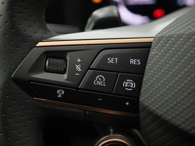 Cupra Formentor 1.5TSIe/150PK FL Business DSG · Panoramadak · Trekhaak · 360°Camera + Parkeersensoren · Garantie t/m 23-05-2027