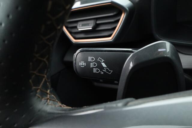 Cupra Formentor 1.4 e-Hybrid 245PK VZ Copper Edition | Kuipstoelen | Cupra-Stuur | Elek. Trekhaak | Dig. Cockpit | Stuur-Stoelverw. | Camera+ PDC | Elek. Klep | Sfeerverl. | Nav+CarPlay V