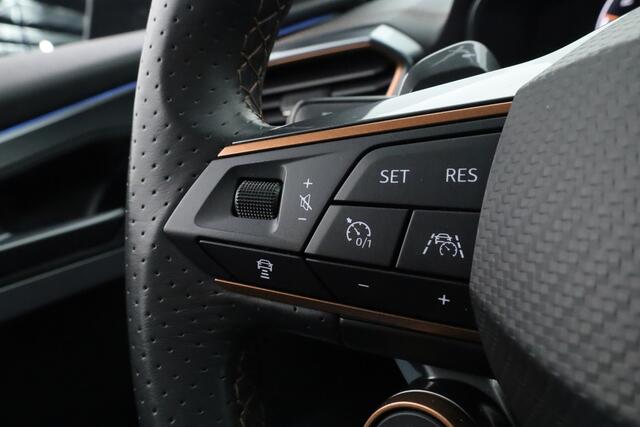 Cupra Formentor 1.4 e-Hybrid 245PK VZ Copper Edition | Kuipstoelen | Cupra-Stuur | Elek. Trekhaak | Dig. Cockpit | Stuur-Stoelverw. | Camera+ PDC | Elek. Klep | Sfeerverl. | Nav+CarPlay V