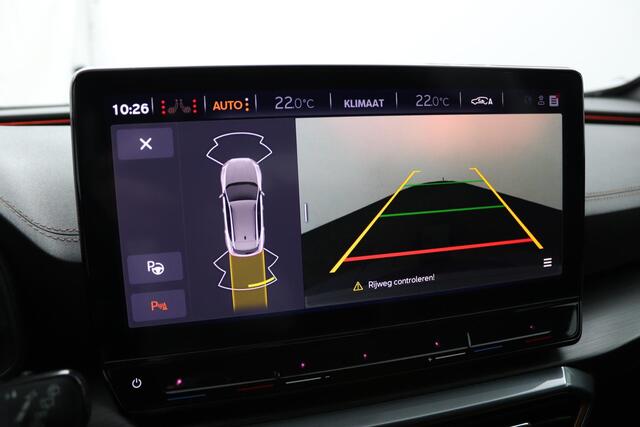 Cupra Formentor 1.5 TSI Business Edition | Parkeercamera | Sfeerverlichting | Keyless Entry | DAB+