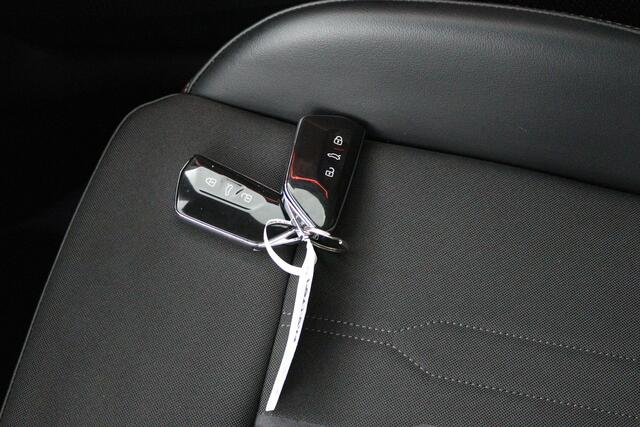 Cupra Formentor 1.5 TSI Business Edition | Parkeercamera | Sfeerverlichting | Keyless Entry | DAB+