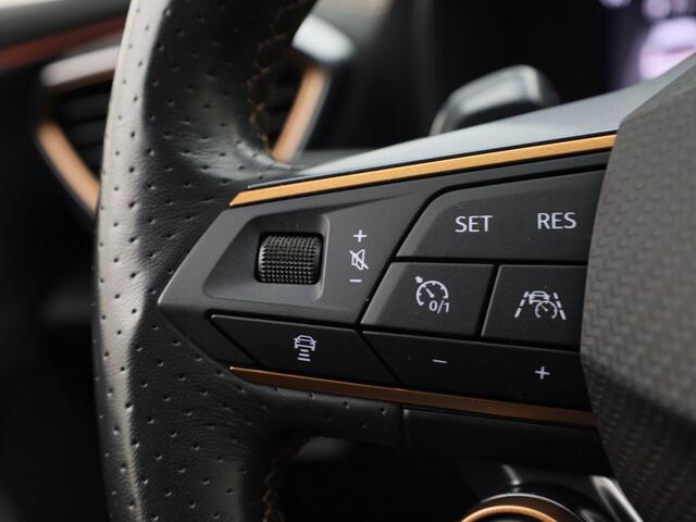 Cupra Formentor 1.4e-Hybrid 180kW/245PK VZ DSG · Navigatie · Camera + Parkeersensoren · Apple/Android