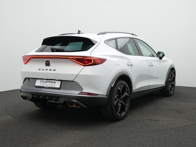Cupra Formentor 1.4 e-Hybrid 245 pk VZ | Panoramadak | Trekhaak | Kuipstoelen | Adaptief sportonderstel | Achteruitrijcamera