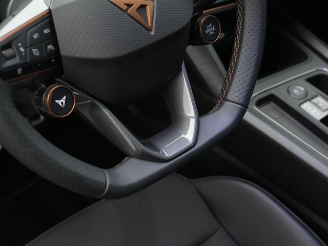 Cupra Formentor 1.4 e-Hybrid 245 pk VZ | Panoramadak | Trekhaak | Kuipstoelen | Adaptief sportonderstel | Achteruitrijcamera