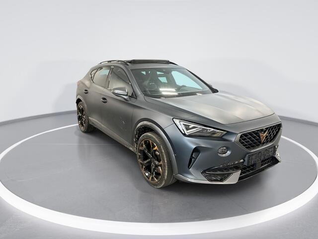 Cupra Formentor 1.4 245pk DSG e-Hybrid VZ Performance · Panoramadak · 360 Camera · Wegklapbare Trekhaak · Dodehoek Detectie · Keyless · 19'' Inch ·