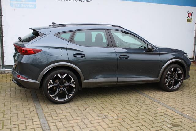 Cupra Formentor 1.4 TSI e-Hybrid Essential | Incl. 12 maanden Garantie | Panorama dak | Achteruitrijcamera | Adaptive cruise | Apple CarPlay/Android Auto | Stuurverwarming | Keyless entry/start | Draadloze telefoonlader |