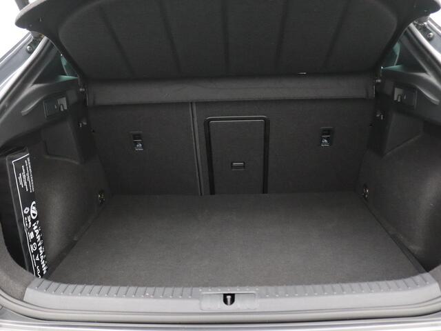 Cupra Formentor 1.4 e-Hybrid VZ Copper Edition 245PK DSG Pano-Schuifdak, Trekhaak, Elektr. Achterklep, 360gr. Camera, Memorystoel, Leder, Side Assist, Stoel-Stuurverwarming, 19" LM Velgen