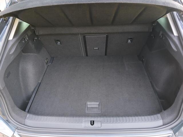 Cupra Formentor 1.5 TSI DSG-7 Business Edition Plus + 19 Inch + Camera etc.