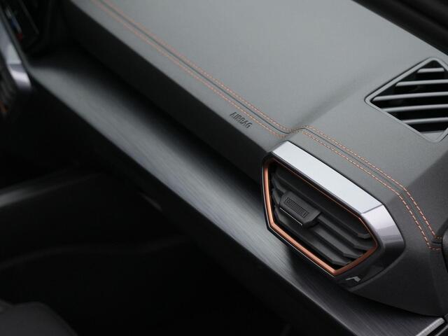 Cupra Formentor 1.4 e-Hybrid 204 pk | Panoramadak | Matrix LED | Achteruitrijcamera | Navigatie | Adaptive Cruise