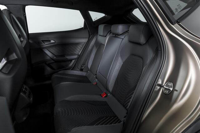 Cupra Formentor 1.5 TSI e-Hybrid 272 PK VZ Extreme | Bronze Matt | S/K-Panodak | Sennheiser | Elek. stoelen | Matrix LED | Adapt. Cruise | Stoel-+stuurverw. | Camera | NAV+App. Connect | Elek. Klep | LM 19" | 0639