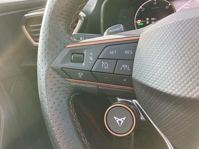 Cupra Formentor 1.4e-Hybrid 180kW/245PK VZ · Panoramadak · Trekhaak · Camera · Apple/Android Car Play · Elektrische stoelverstelling ·