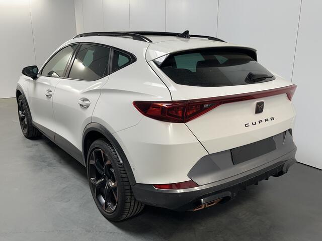 Cupra Formentor 1.4 e-Hybrid VZ Performance / AUTOMAAT/ 245PK/ PANO/ ELEK.ACHTERKLEP/ PARK.SENSOREN V+A/ CAMERA/ DODEHOEK/ KEYLESS/ FULL LINK/ ACC/ STUURVERWARM./ DIGITAL DASH/ RIJ-MODI/ CLIMA/ DAB/ LED/ 19'' LMV